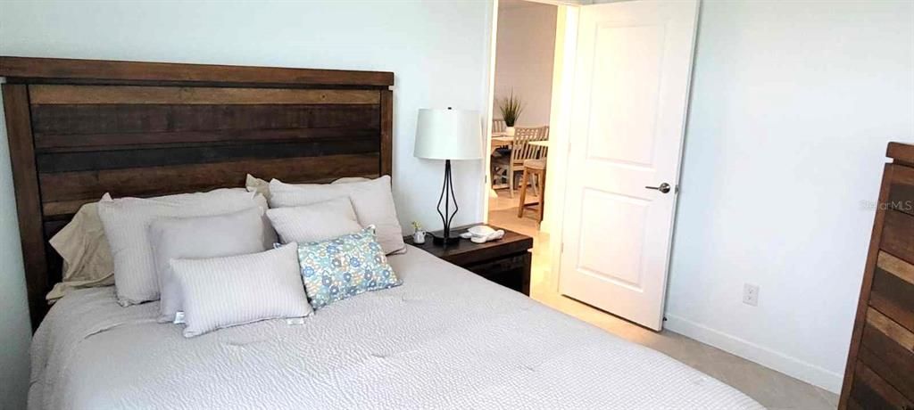 For Rent: $3,200 (3 beds, 2 baths, 1417 Square Feet)