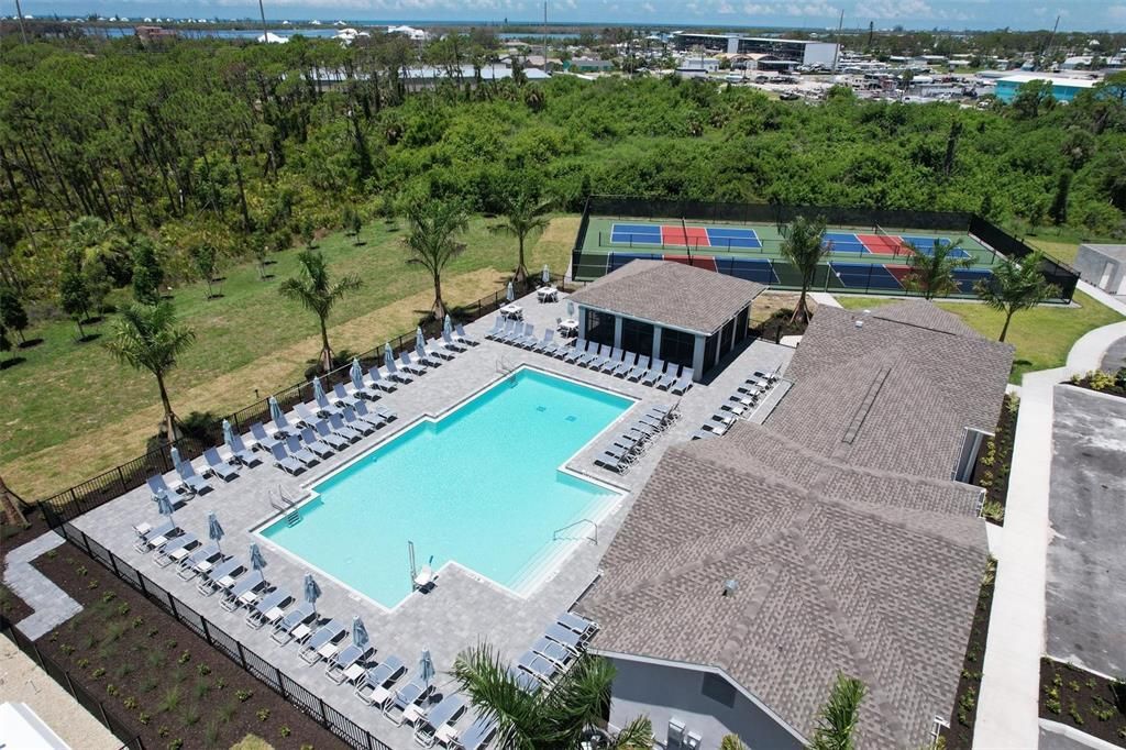 For Rent: $3,200 (3 beds, 2 baths, 1417 Square Feet)