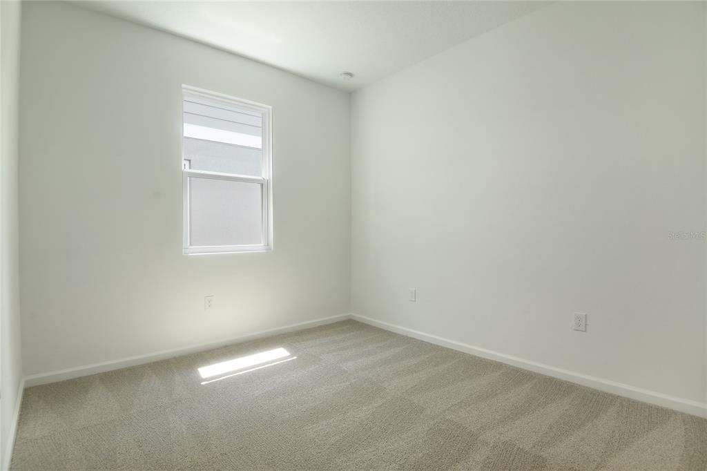 Activo con contrato: $299,950 (3 camas, 2 baños, 1700 Pies cuadrados)