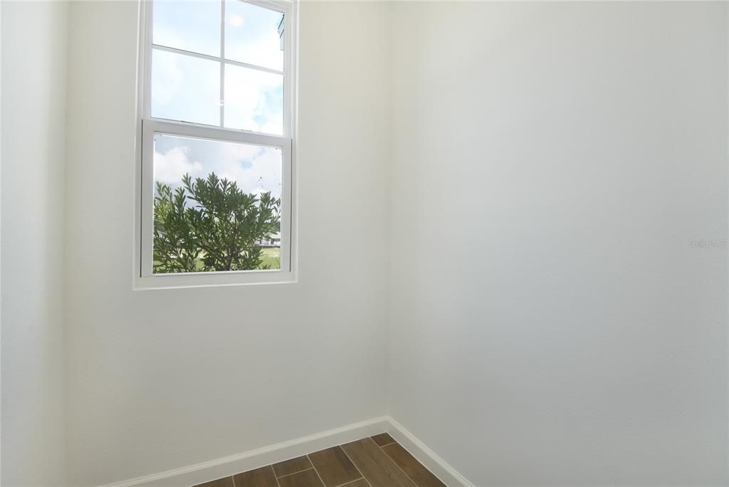 Activo con contrato: $299,950 (3 camas, 2 baños, 1700 Pies cuadrados)