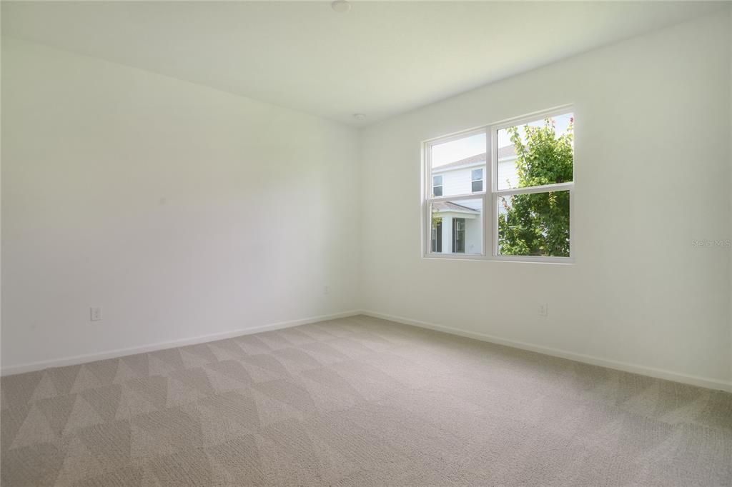 Activo con contrato: $299,950 (3 camas, 2 baños, 1700 Pies cuadrados)