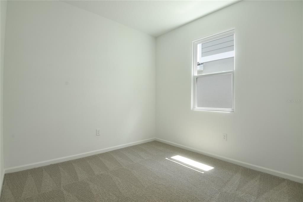 Activo con contrato: $299,950 (3 camas, 2 baños, 1700 Pies cuadrados)