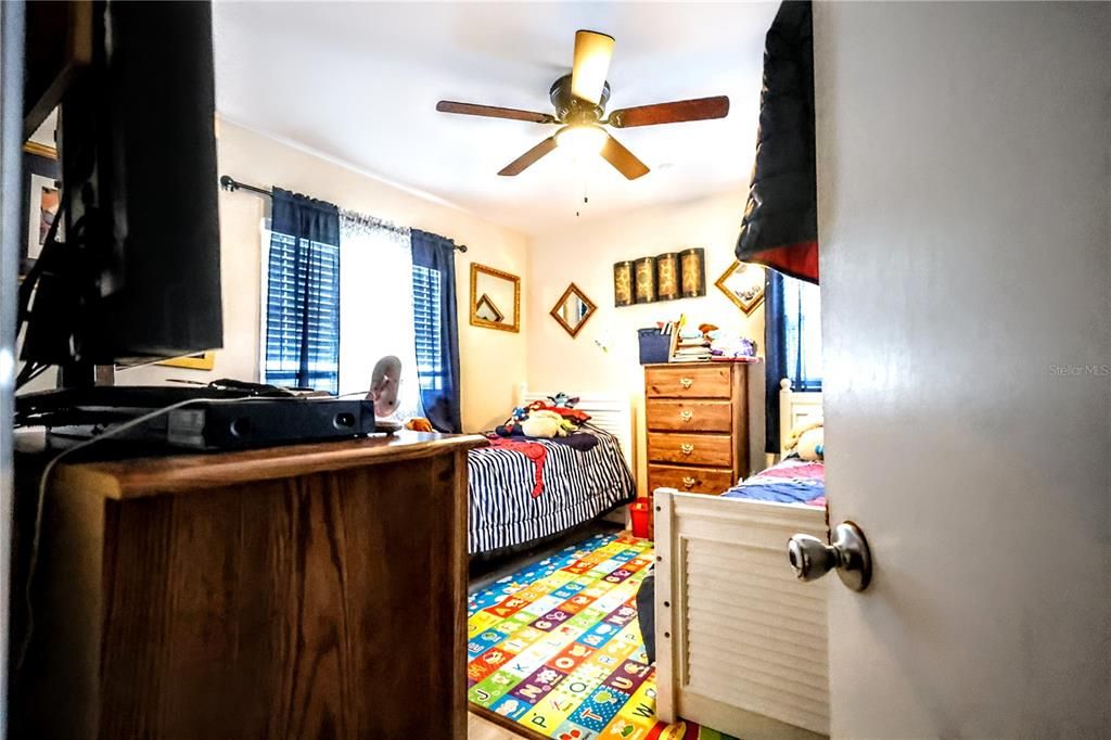 待售: $420,000 (4 贝兹, 3 浴室, 2010 平方英尺)