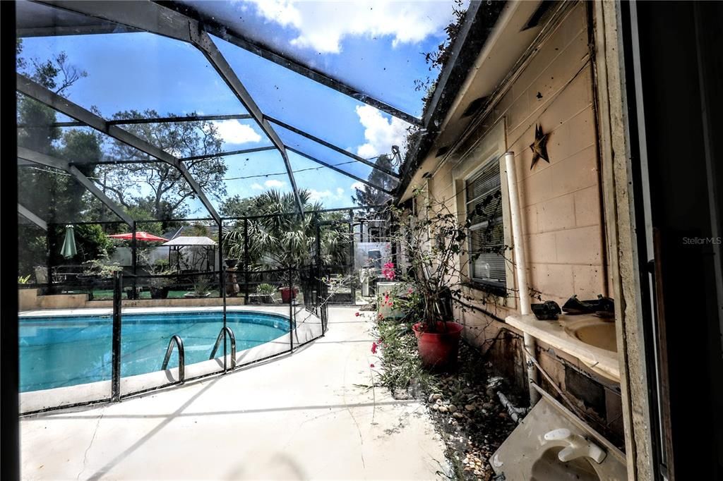 待售: $420,000 (4 贝兹, 3 浴室, 2010 平方英尺)