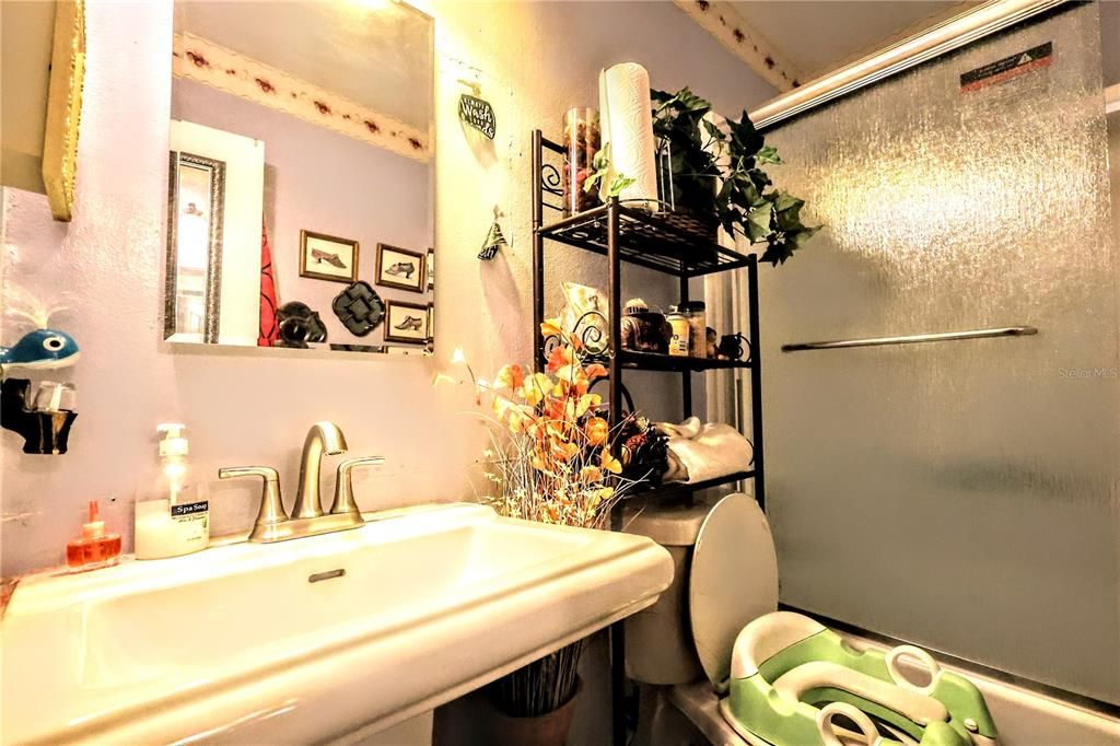 待售: $420,000 (4 贝兹, 3 浴室, 2010 平方英尺)