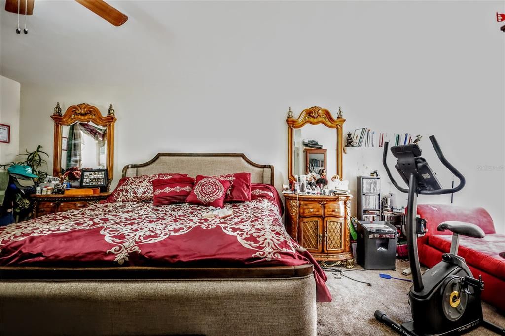 待售: $420,000 (4 贝兹, 3 浴室, 2010 平方英尺)