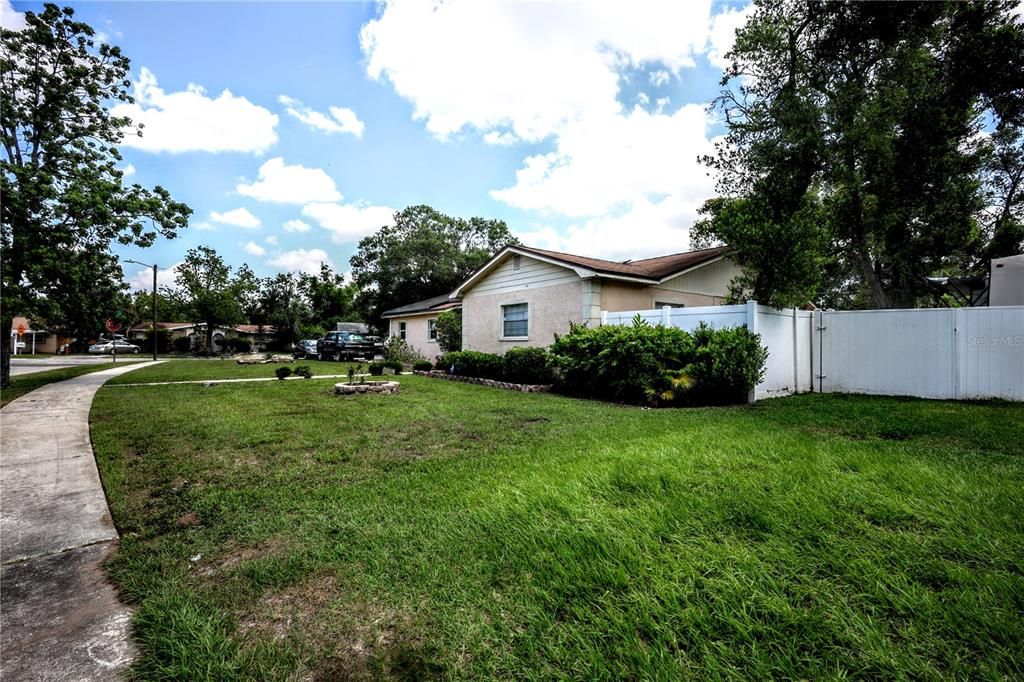 待售: $420,000 (4 贝兹, 3 浴室, 2010 平方英尺)