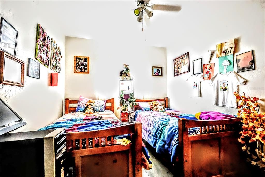 待售: $420,000 (4 贝兹, 3 浴室, 2010 平方英尺)