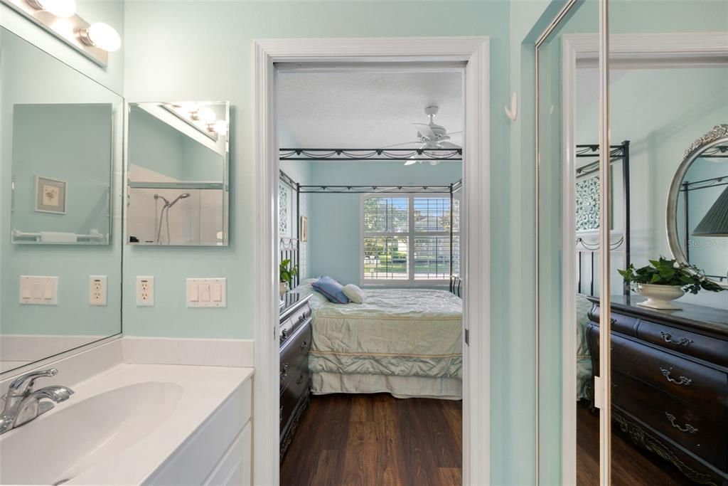 Active With Contract: $229,000 (2 beds, 2 baths, 1143 Square Feet)