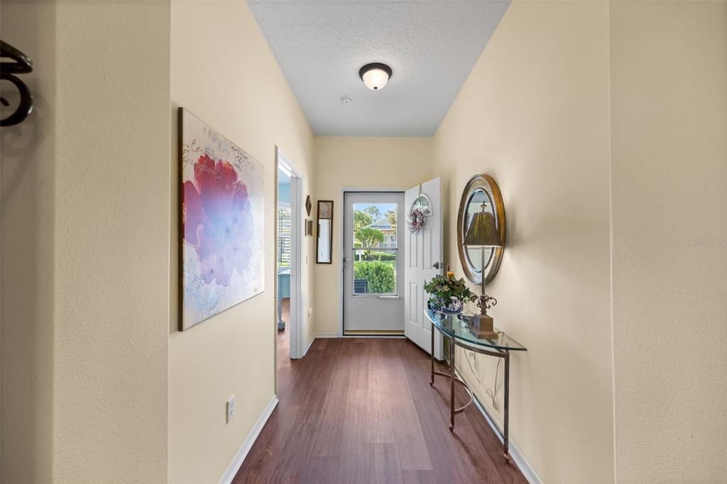 Active With Contract: $229,000 (2 beds, 2 baths, 1143 Square Feet)