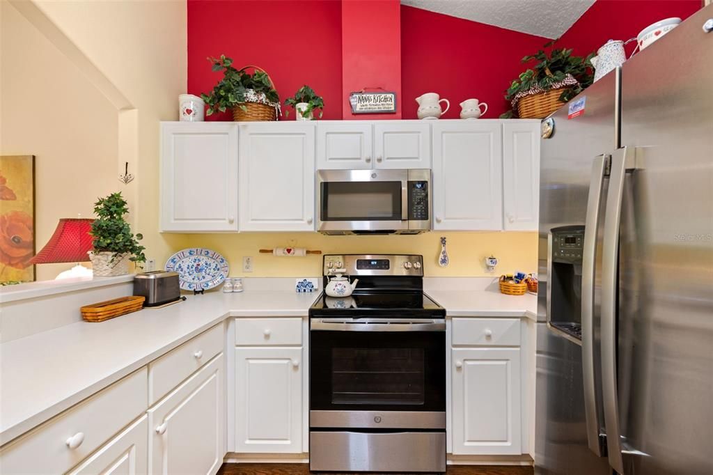 Active With Contract: $229,000 (2 beds, 2 baths, 1143 Square Feet)