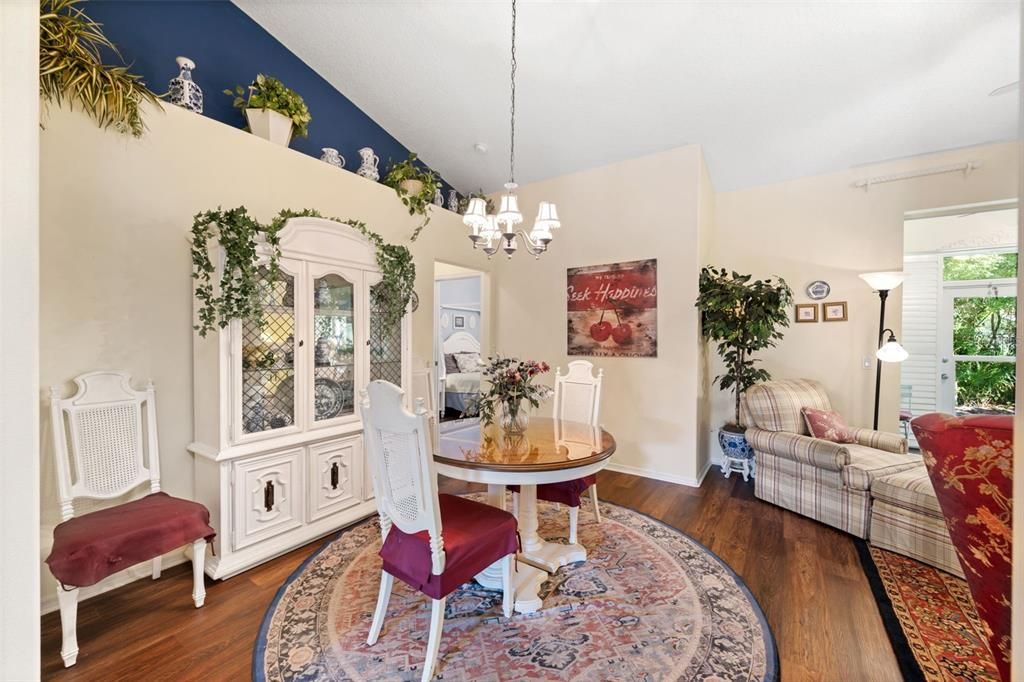 Active With Contract: $229,000 (2 beds, 2 baths, 1143 Square Feet)