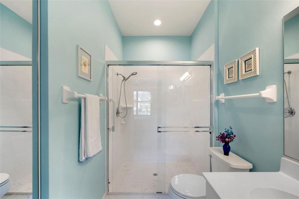 Active With Contract: $229,000 (2 beds, 2 baths, 1143 Square Feet)