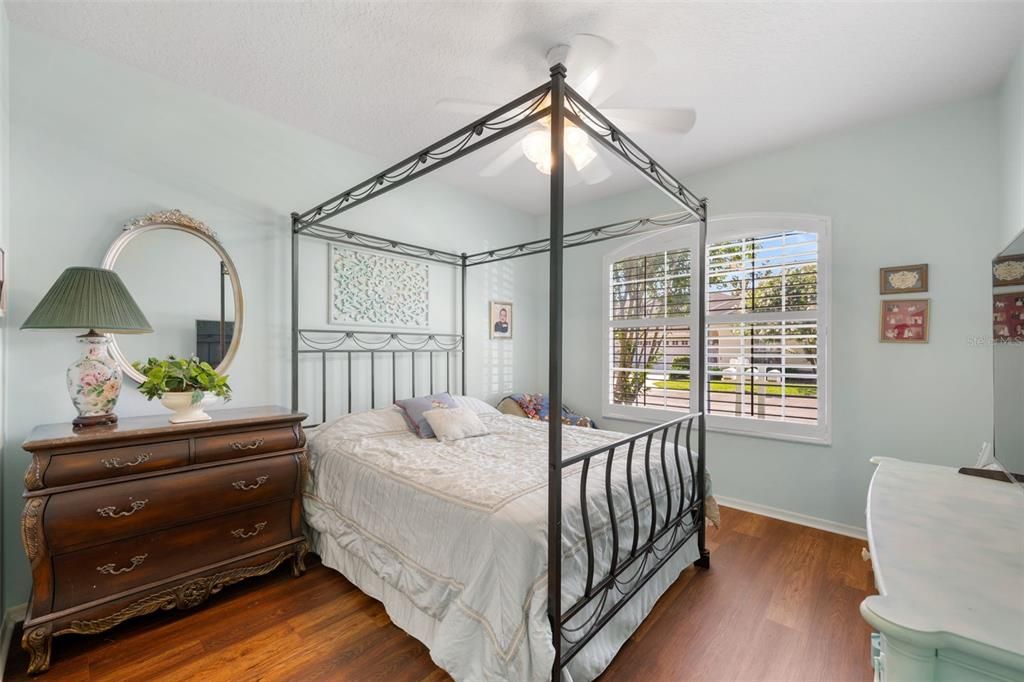 Active With Contract: $229,000 (2 beds, 2 baths, 1143 Square Feet)