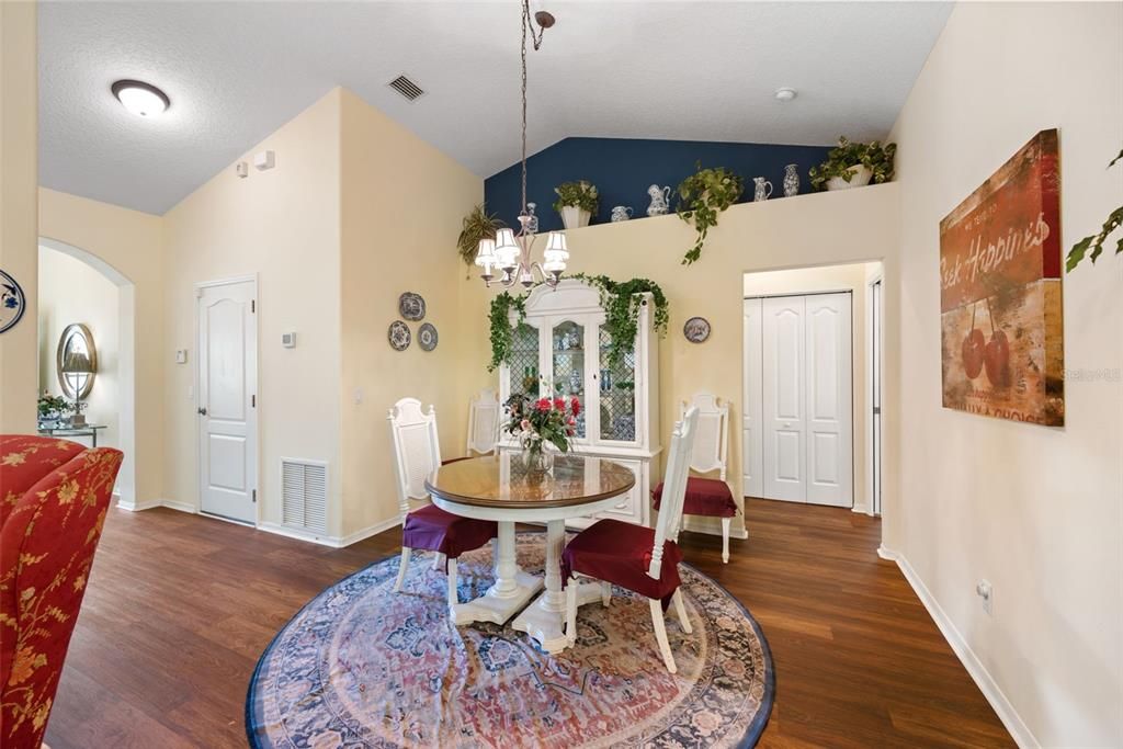 Active With Contract: $229,000 (2 beds, 2 baths, 1143 Square Feet)