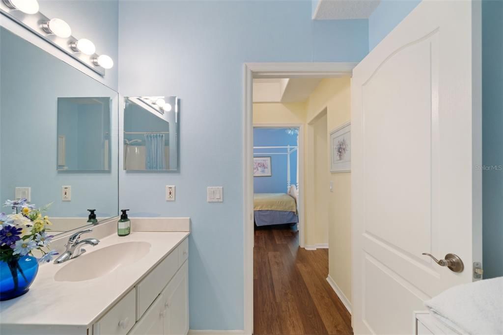 Active With Contract: $229,000 (2 beds, 2 baths, 1143 Square Feet)