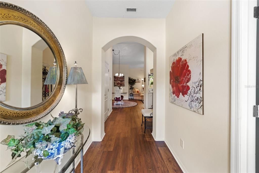 Active With Contract: $229,000 (2 beds, 2 baths, 1143 Square Feet)