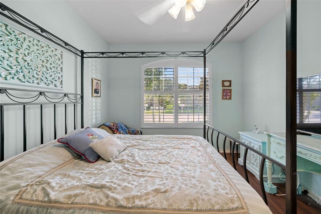 Active With Contract: $229,000 (2 beds, 2 baths, 1143 Square Feet)