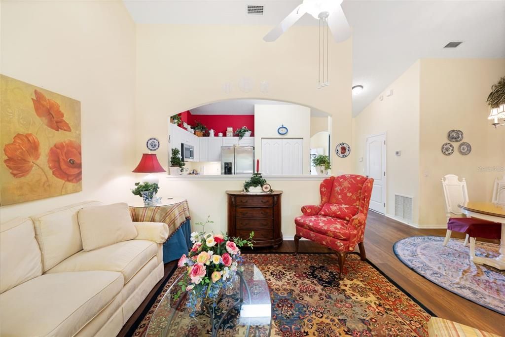 Active With Contract: $229,000 (2 beds, 2 baths, 1143 Square Feet)