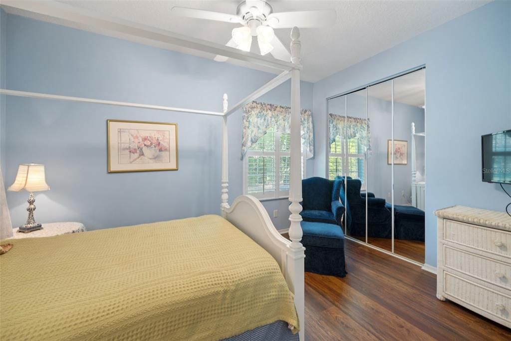 Active With Contract: $229,000 (2 beds, 2 baths, 1143 Square Feet)