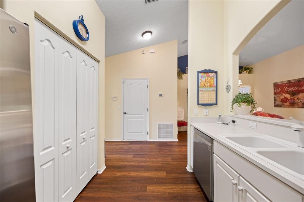 Active With Contract: $229,000 (2 beds, 2 baths, 1143 Square Feet)