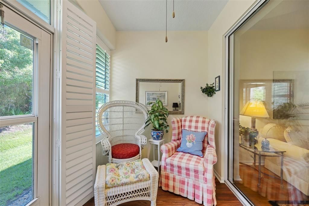 Active With Contract: $229,000 (2 beds, 2 baths, 1143 Square Feet)