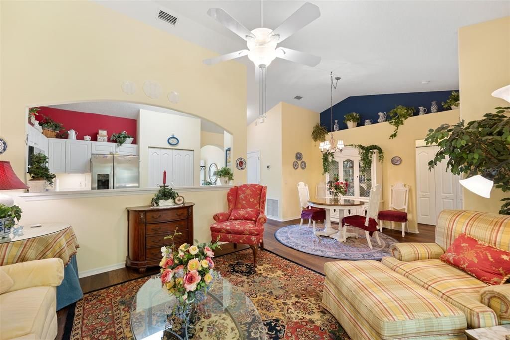 Active With Contract: $229,000 (2 beds, 2 baths, 1143 Square Feet)