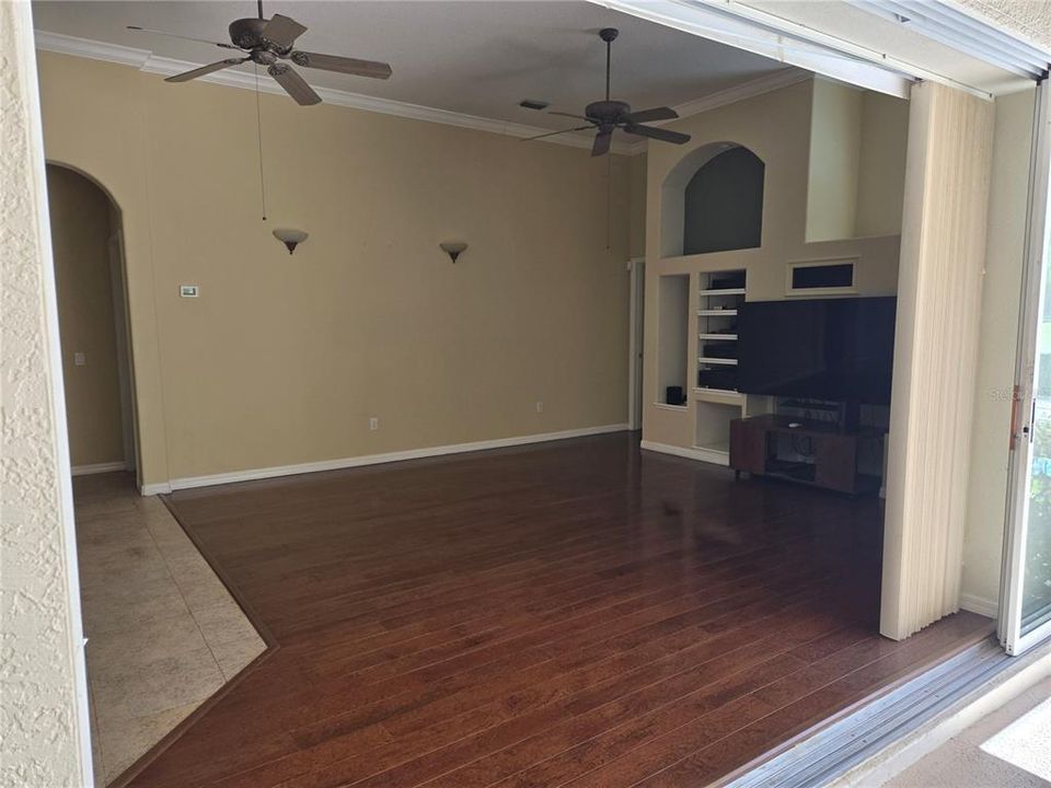 En Venta: $949,000 (4 camas, 3 baños, 3519 Pies cuadrados)