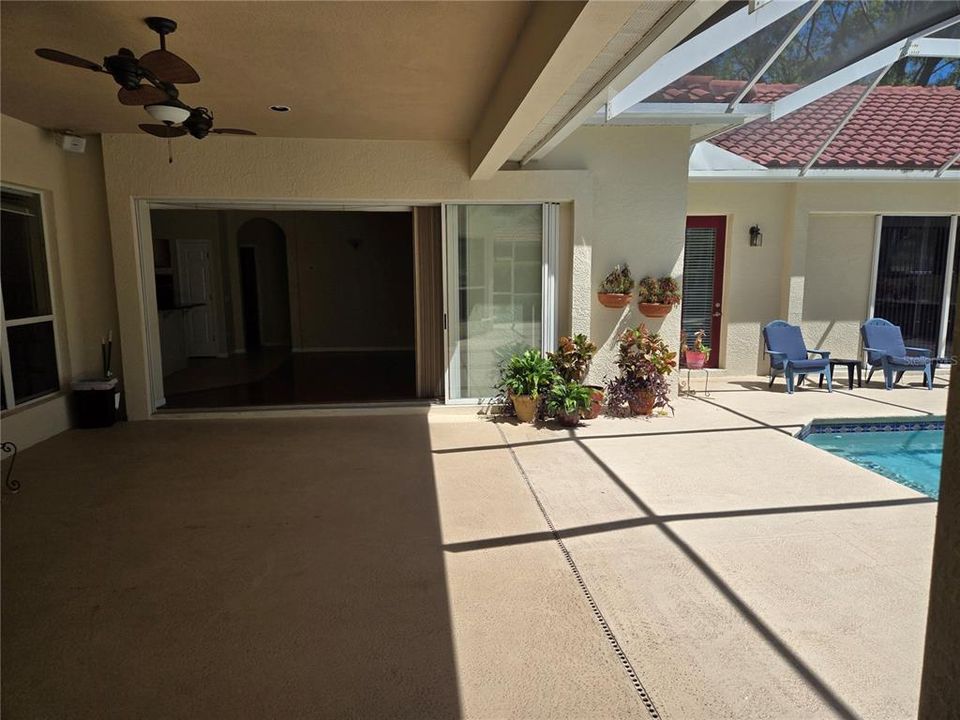 En Venta: $949,000 (4 camas, 3 baños, 3519 Pies cuadrados)