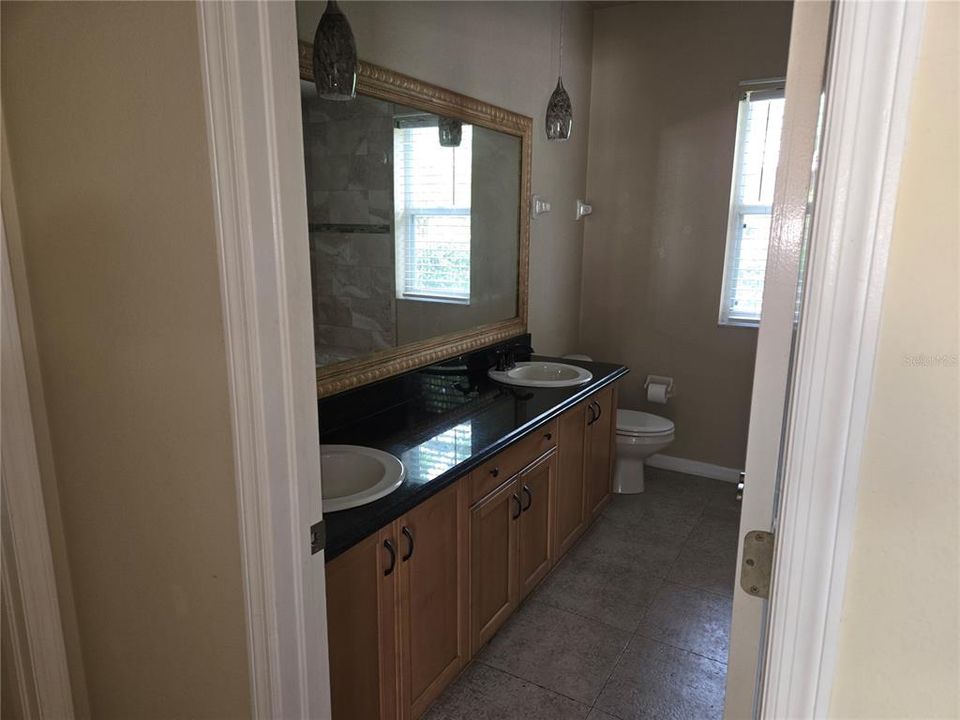 En Venta: $949,000 (4 camas, 3 baños, 3519 Pies cuadrados)