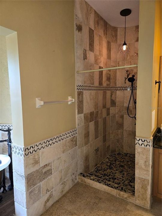 En Venta: $949,000 (4 camas, 3 baños, 3519 Pies cuadrados)