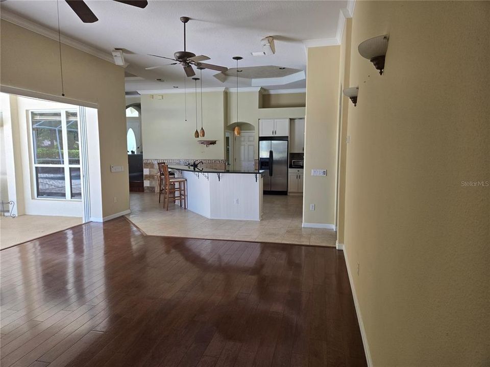 En Venta: $949,000 (4 camas, 3 baños, 3519 Pies cuadrados)