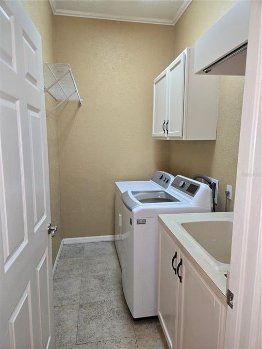 En Venta: $949,000 (4 camas, 3 baños, 3519 Pies cuadrados)