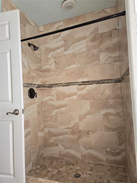 En Venta: $949,000 (4 camas, 3 baños, 3519 Pies cuadrados)