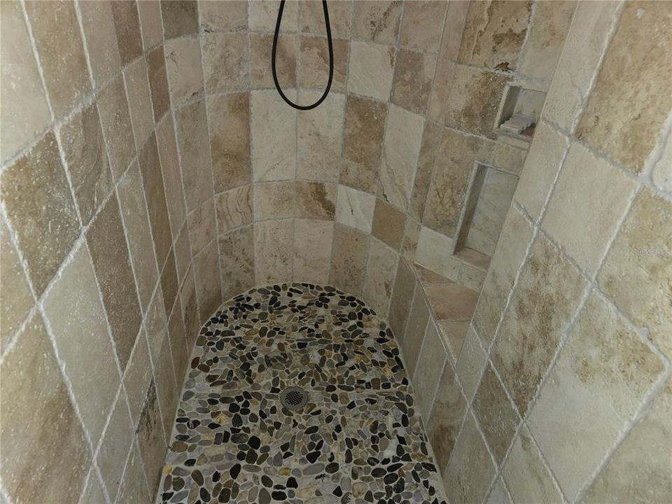 En Venta: $949,000 (4 camas, 3 baños, 3519 Pies cuadrados)