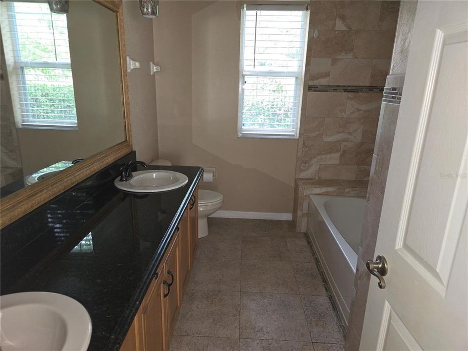 En Venta: $949,000 (4 camas, 3 baños, 3519 Pies cuadrados)