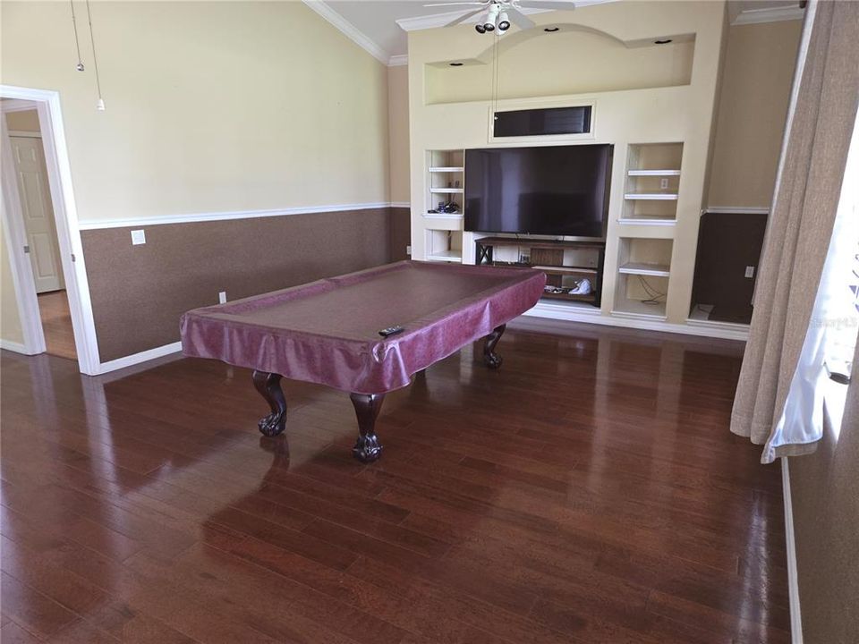 En Venta: $949,000 (4 camas, 3 baños, 3519 Pies cuadrados)