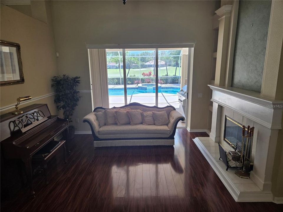 En Venta: $949,000 (4 camas, 3 baños, 3519 Pies cuadrados)