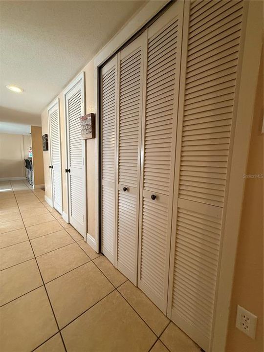 En Venta: $87,700 (1 camas, 1 baños, 974 Pies cuadrados)