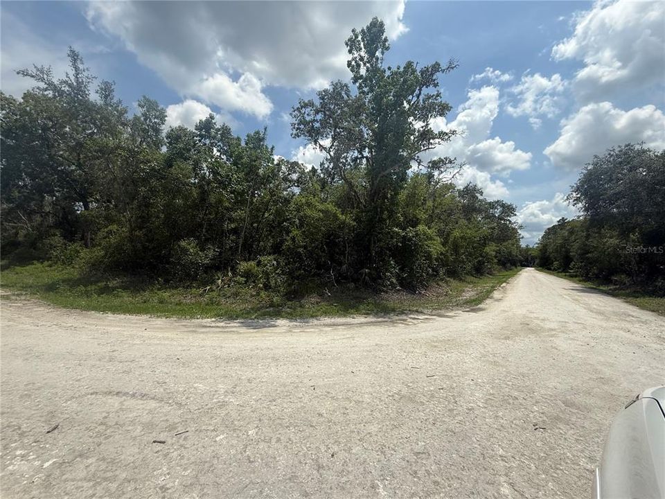 待售: $95,000 (2.15 acres)