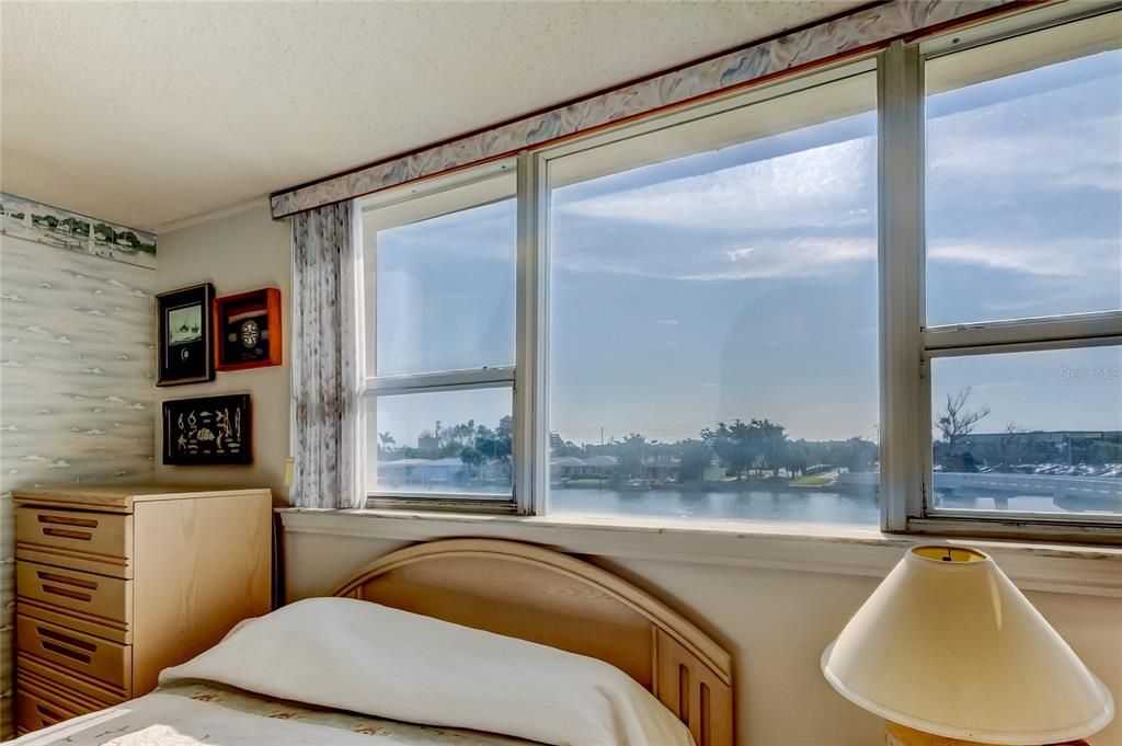 Activo con contrato: $165,000 (2 camas, 2 baños, 1050 Pies cuadrados)