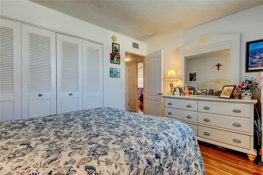 Activo con contrato: $165,000 (2 camas, 2 baños, 1050 Pies cuadrados)