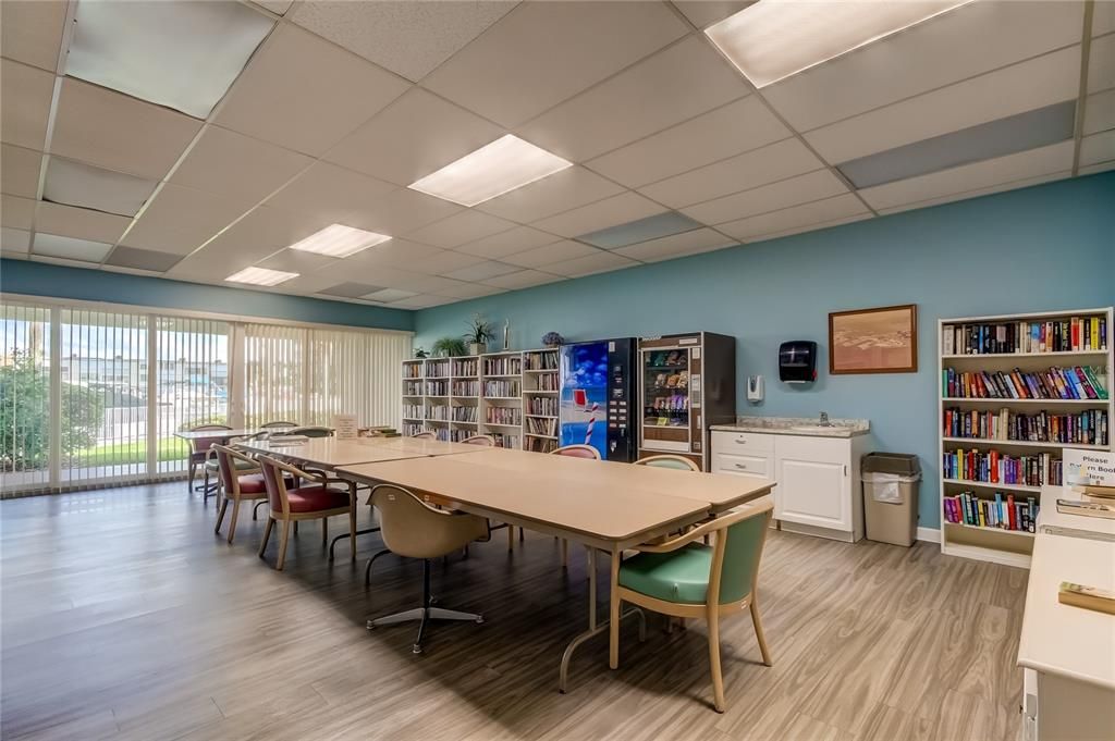 Activo con contrato: $165,000 (2 camas, 2 baños, 1050 Pies cuadrados)