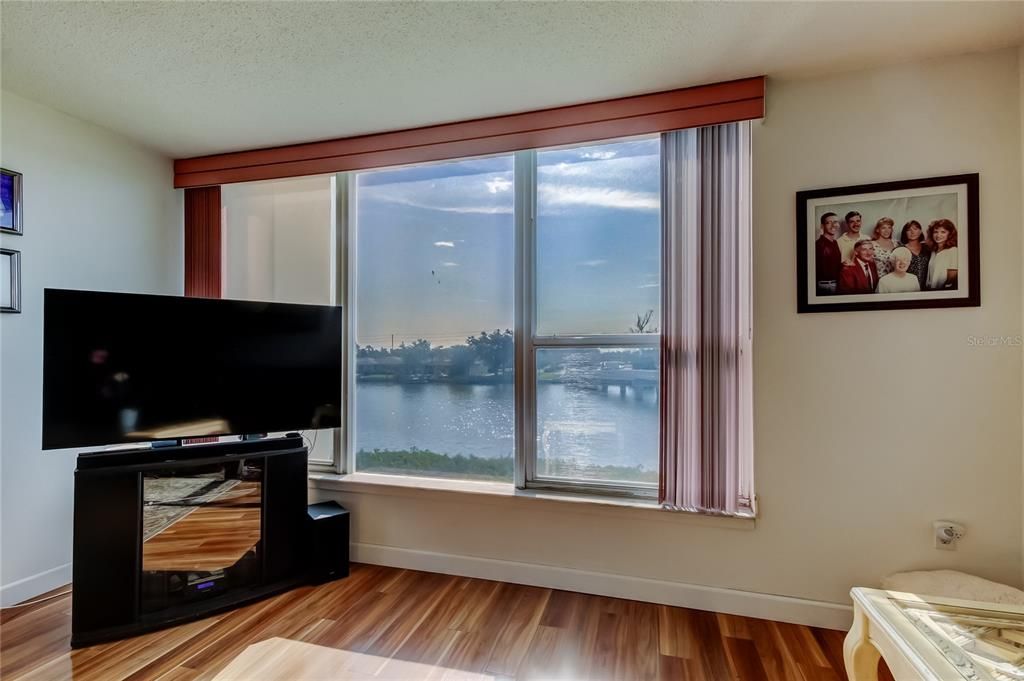 Activo con contrato: $165,000 (2 camas, 2 baños, 1050 Pies cuadrados)