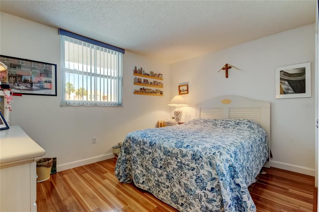 Activo con contrato: $165,000 (2 camas, 2 baños, 1050 Pies cuadrados)