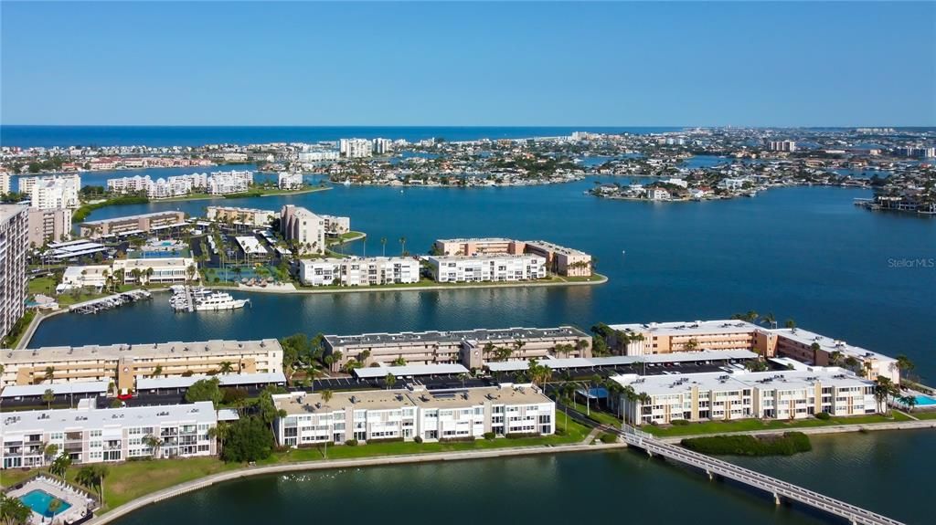 Activo con contrato: $165,000 (2 camas, 2 baños, 1050 Pies cuadrados)