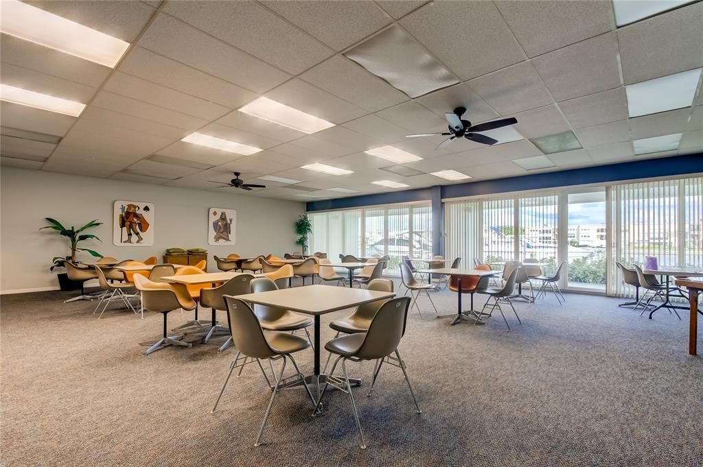 Activo con contrato: $165,000 (2 camas, 2 baños, 1050 Pies cuadrados)