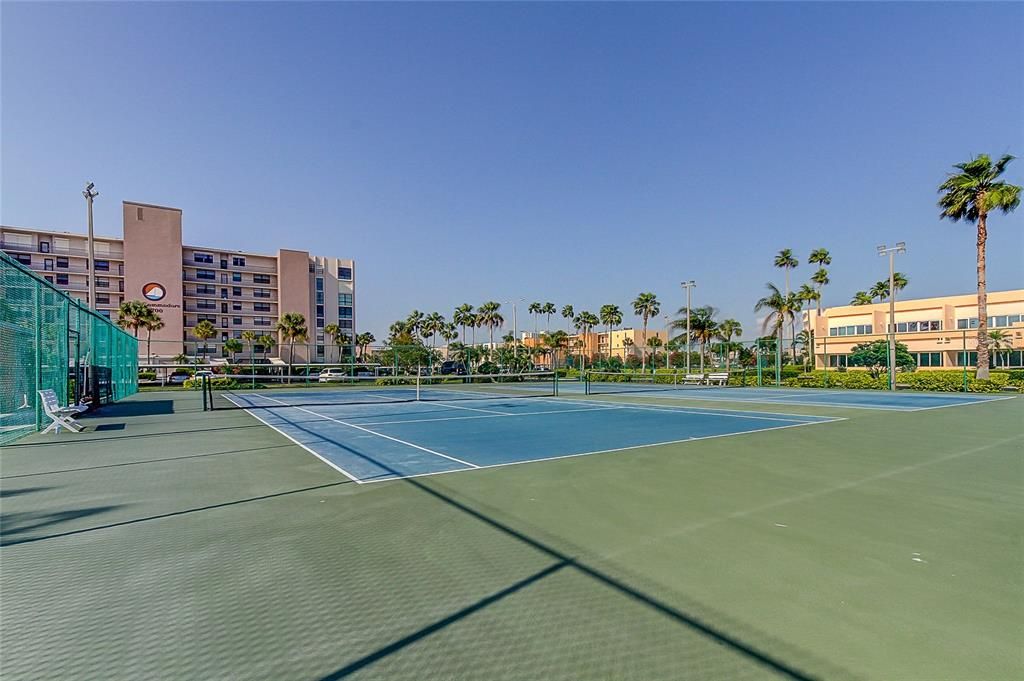 Activo con contrato: $165,000 (2 camas, 2 baños, 1050 Pies cuadrados)