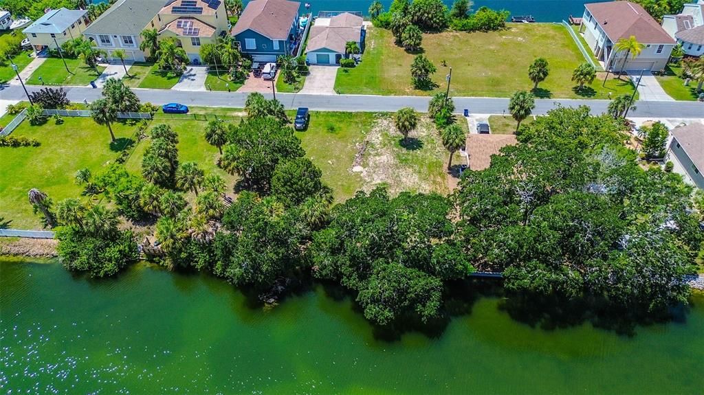 En Venta: $65,000 (0.11 acres)