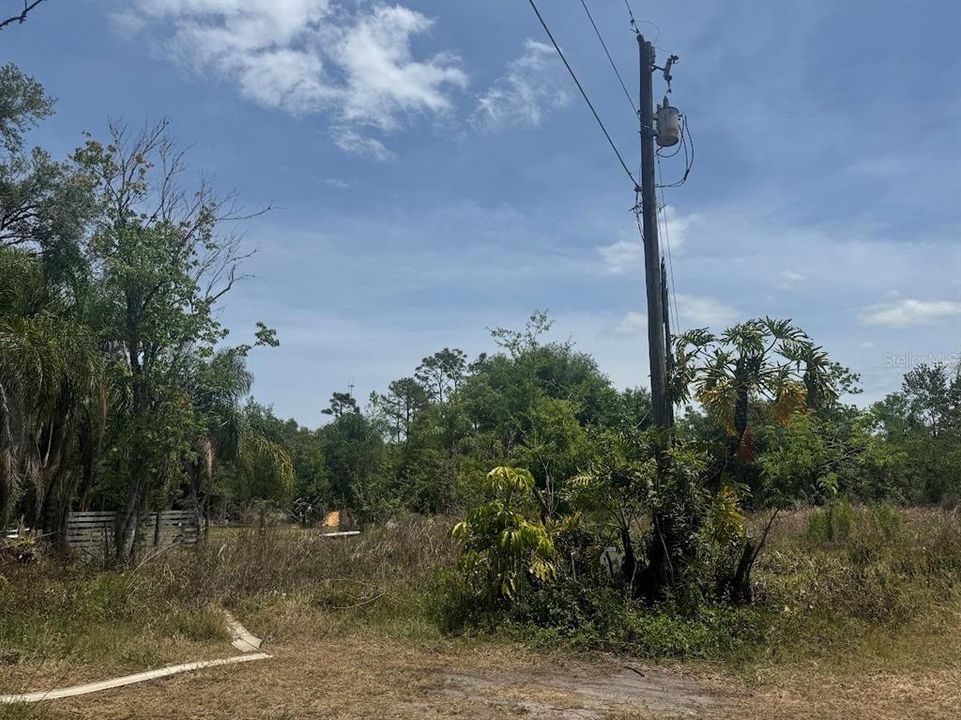 合同活跃: $99,900 (0.65 acres)